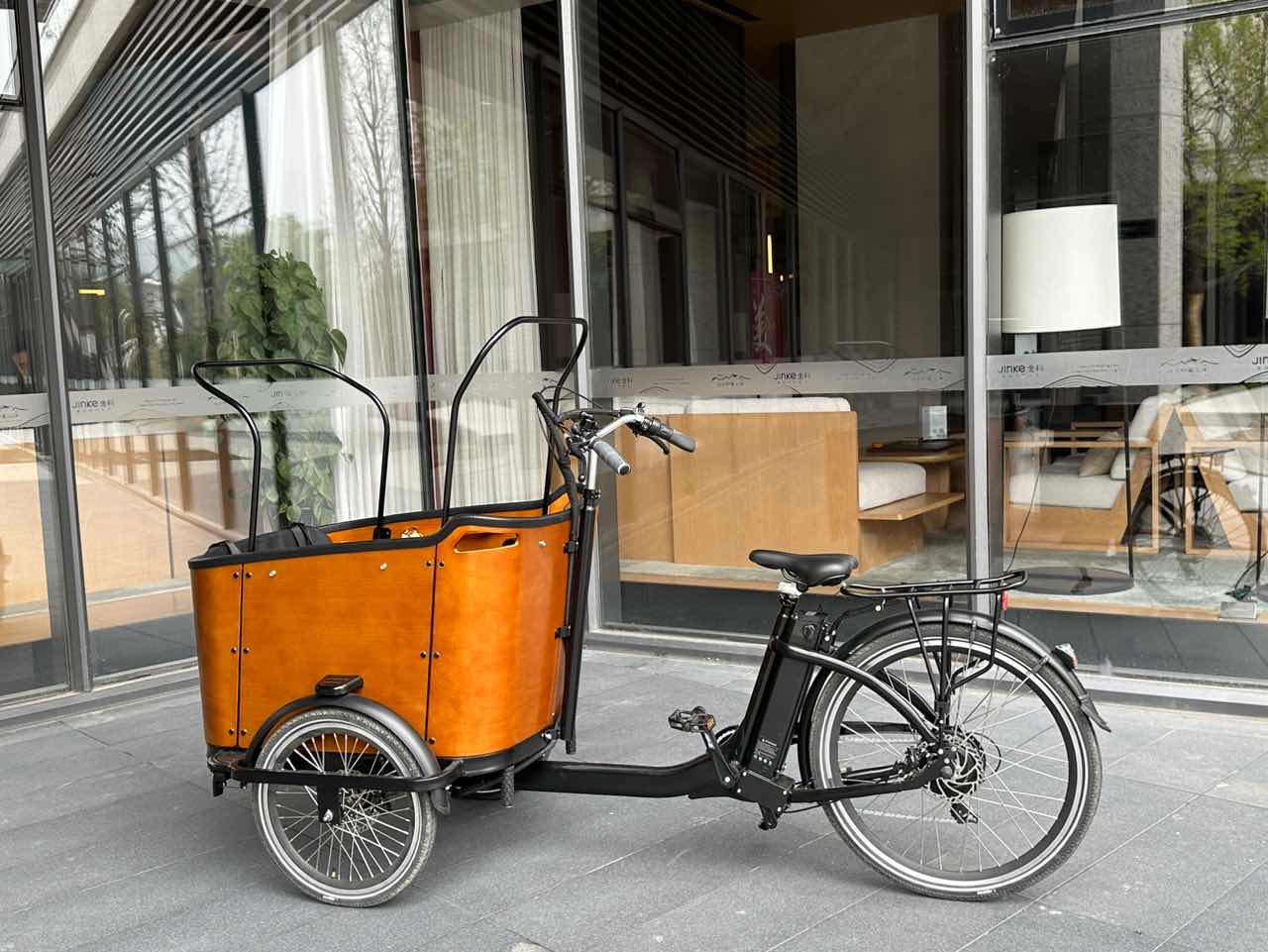 Electric Commerce: How Businesses Improve Efficiency with Electric Cargo Bikes